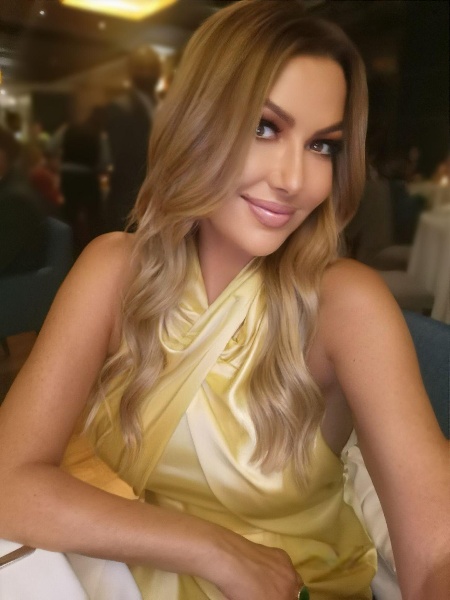 Uri Russian Escort in Chanakyapuri New Delhi