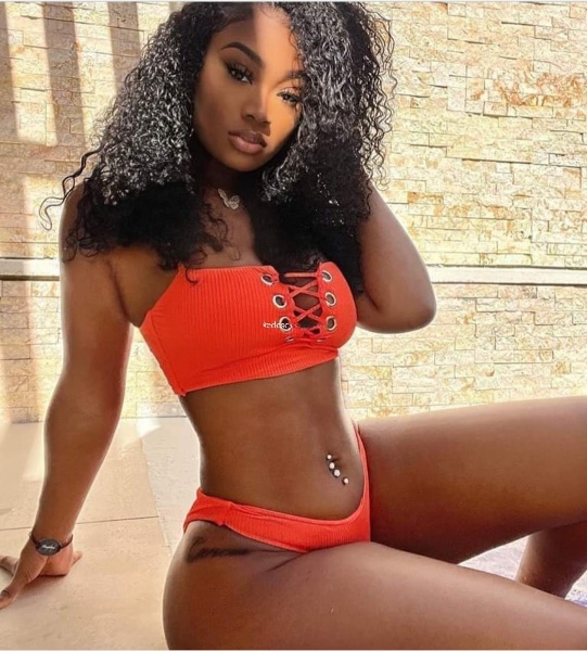 African escorts in Roseate House Hotel Aerocity Delhi